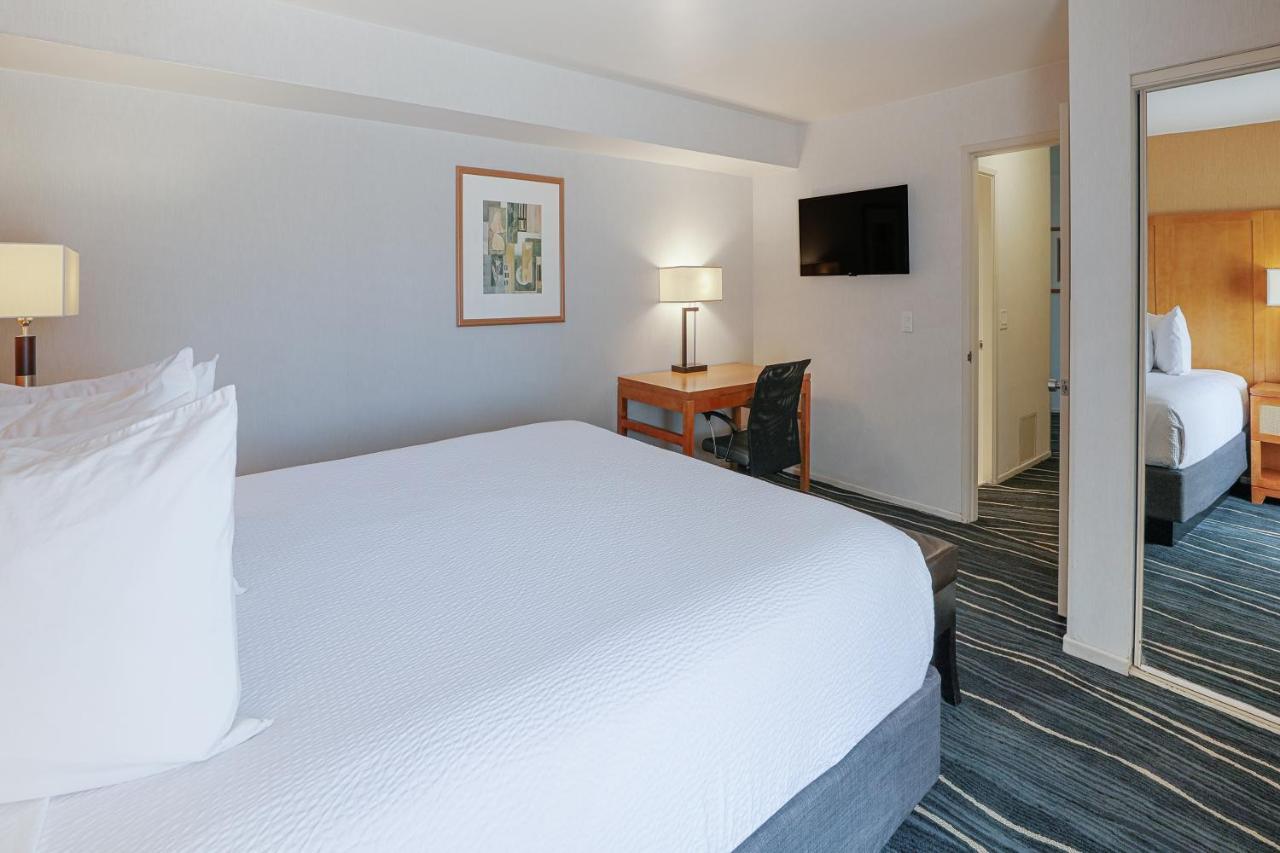Ramada by Wyndham Costa Mesa/Newport Beach Exterior foto