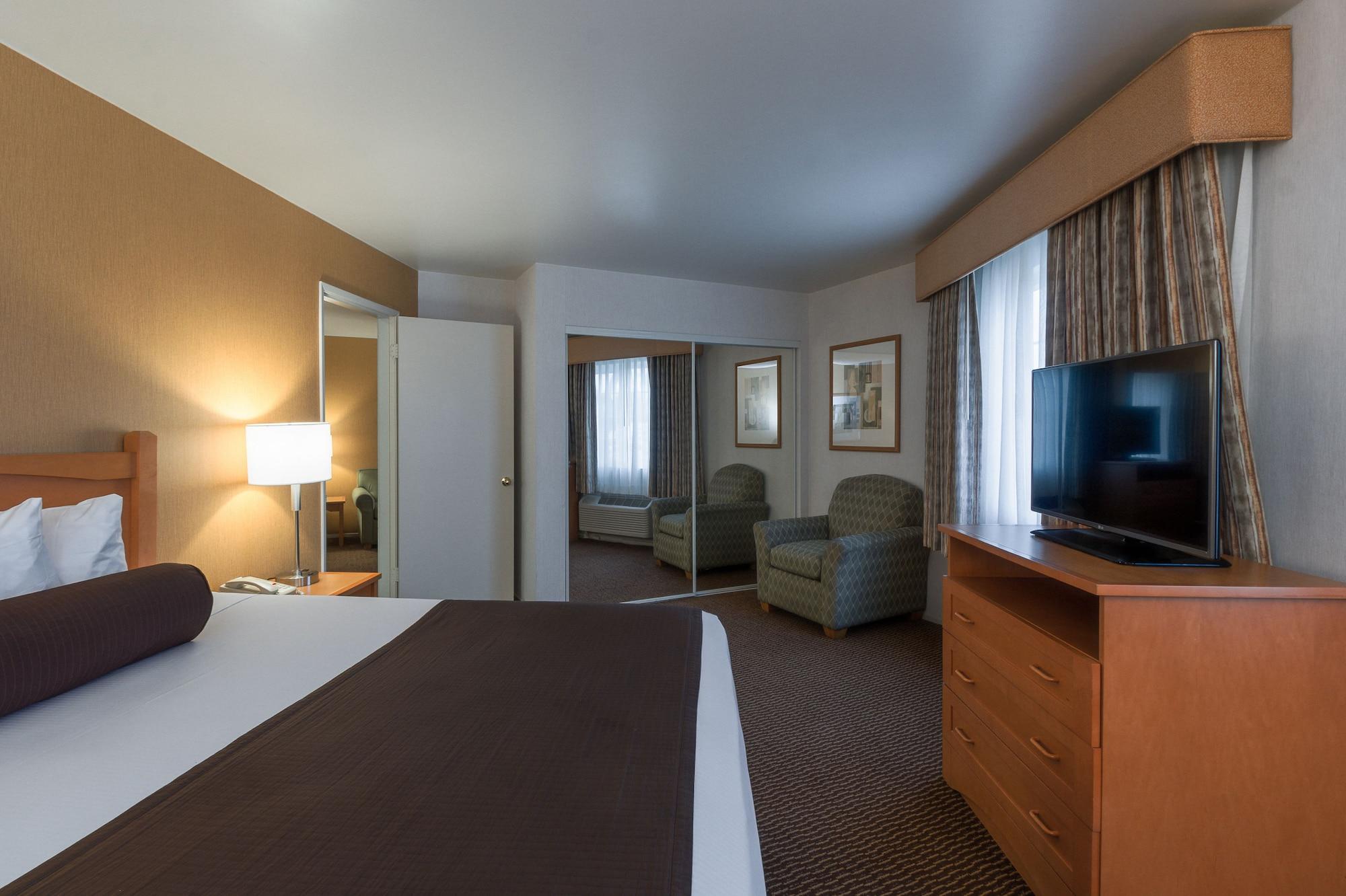 Ramada by Wyndham Costa Mesa/Newport Beach Exterior foto
