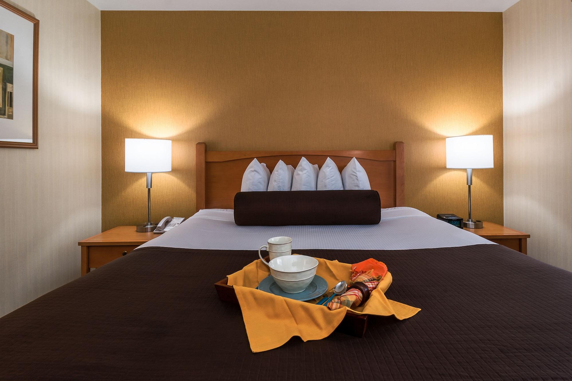 Ramada by Wyndham Costa Mesa/Newport Beach Exterior foto