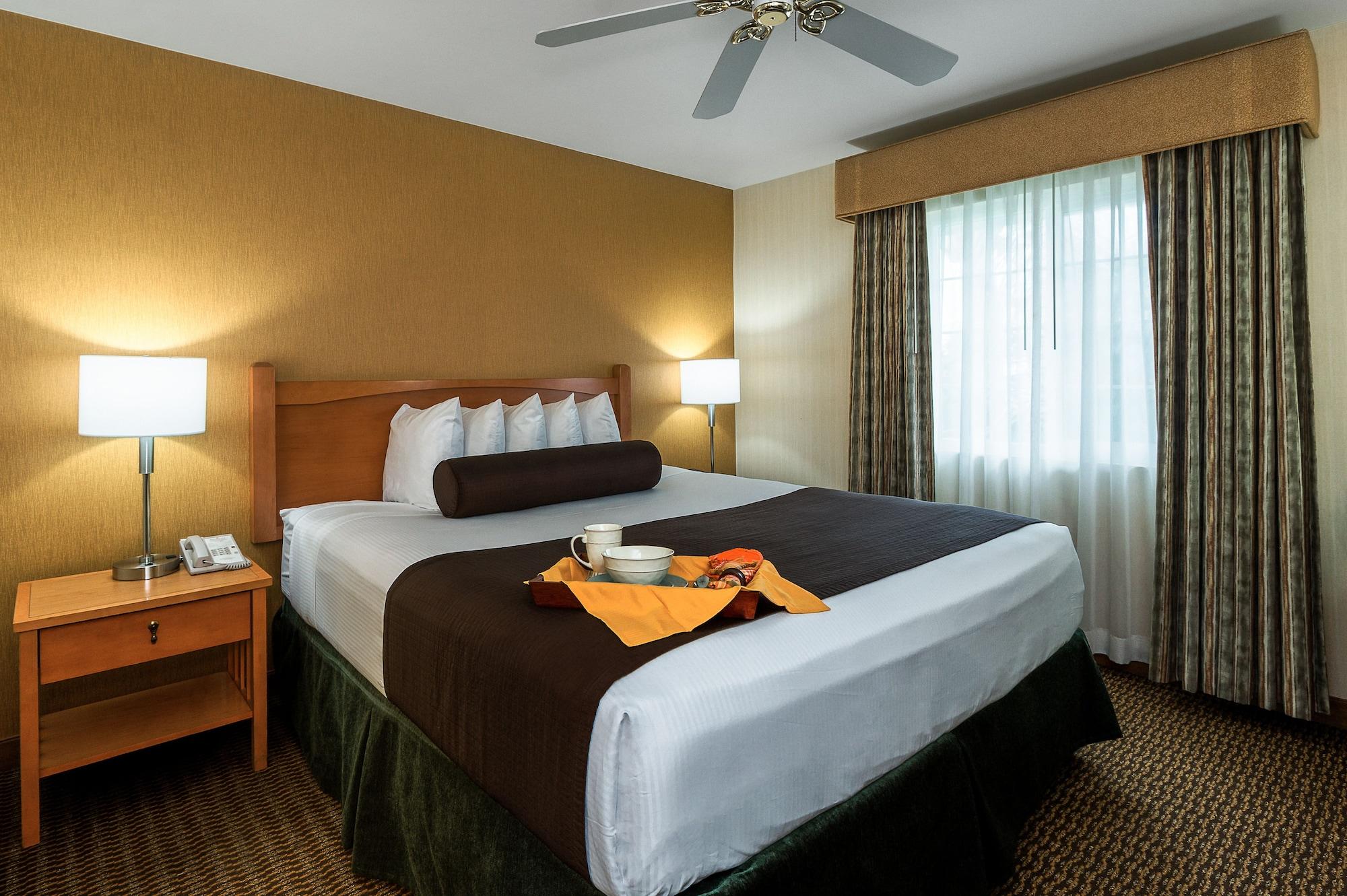 Ramada by Wyndham Costa Mesa/Newport Beach Exterior foto