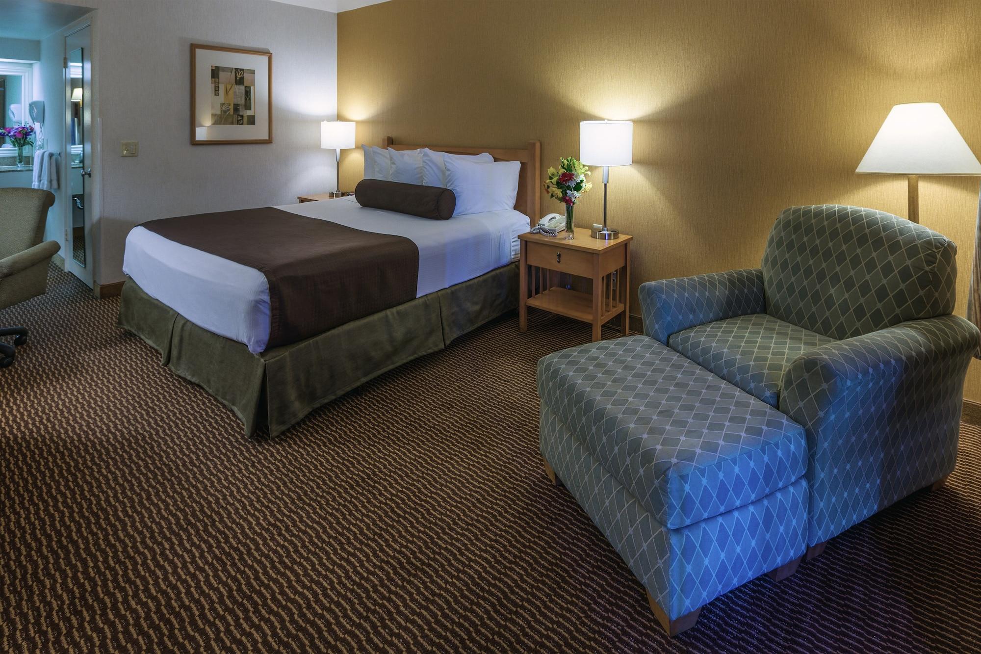 Ramada by Wyndham Costa Mesa/Newport Beach Exterior foto